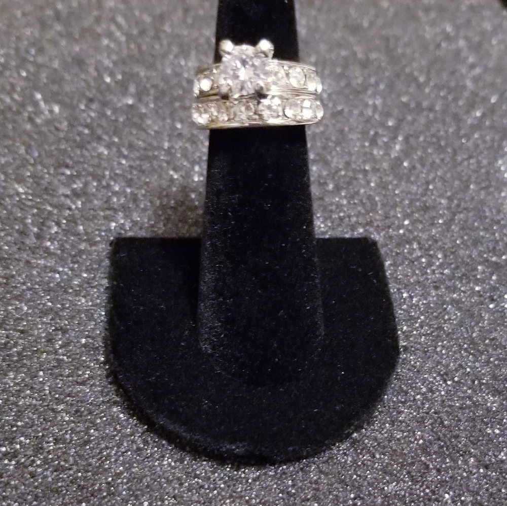 New 2pc set wedding engagement rings size 7